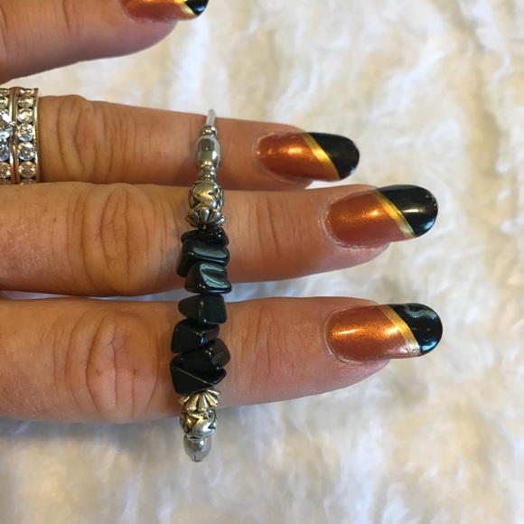 Silver and black beaded bracelet - Picture 6 of 7